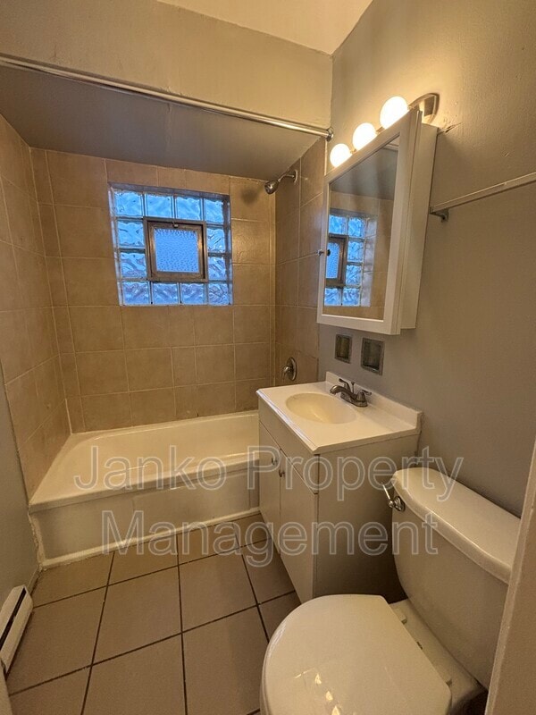 Building Photo - 5003 Columbus Dr