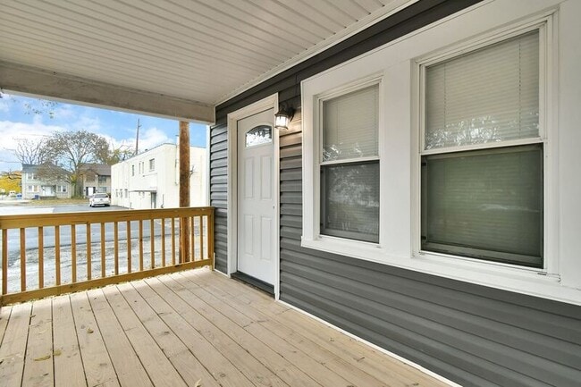 Building Photo - 702-704 Dawson Avenue