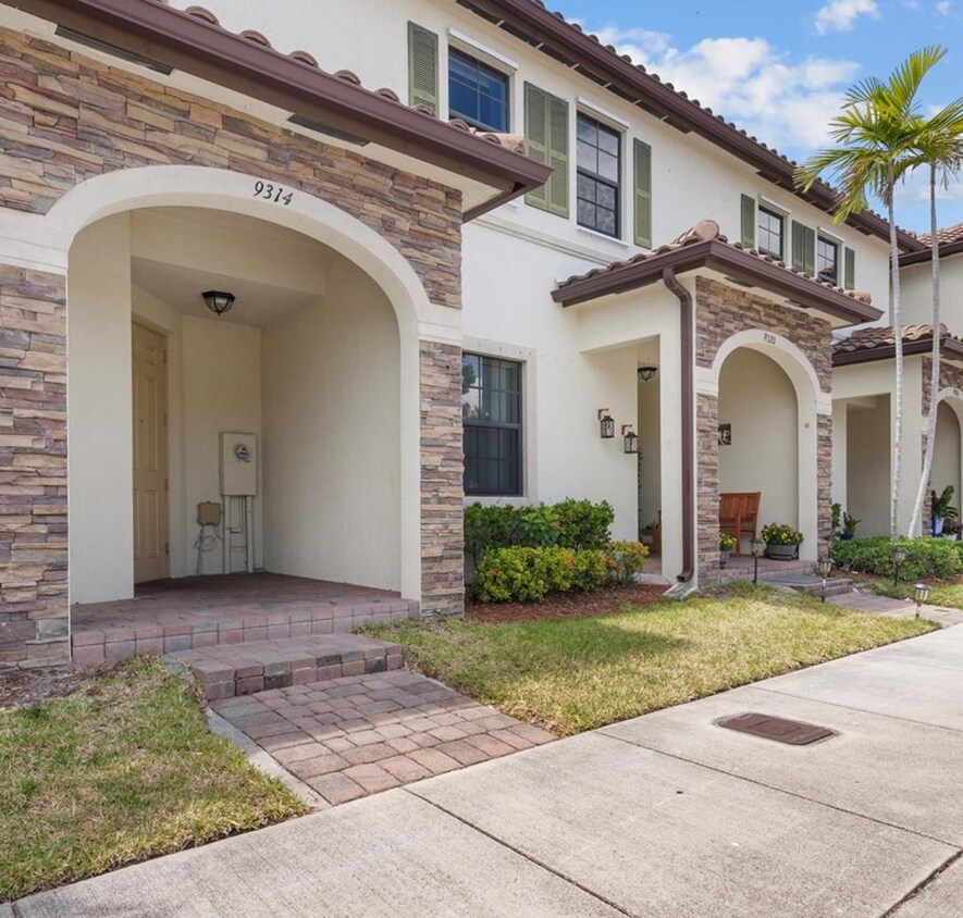 Foto principal - 9314 W 33rd Ln