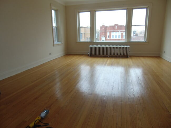 Building Photo - 8221 S Eberhart Ave