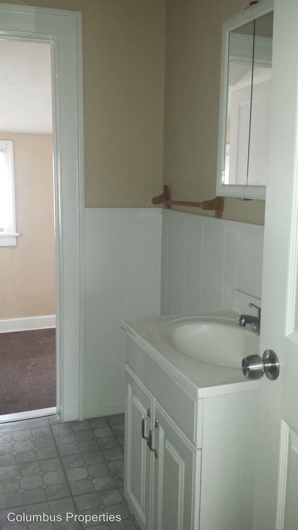 Foto del edificio - 228 N Oakley Ave