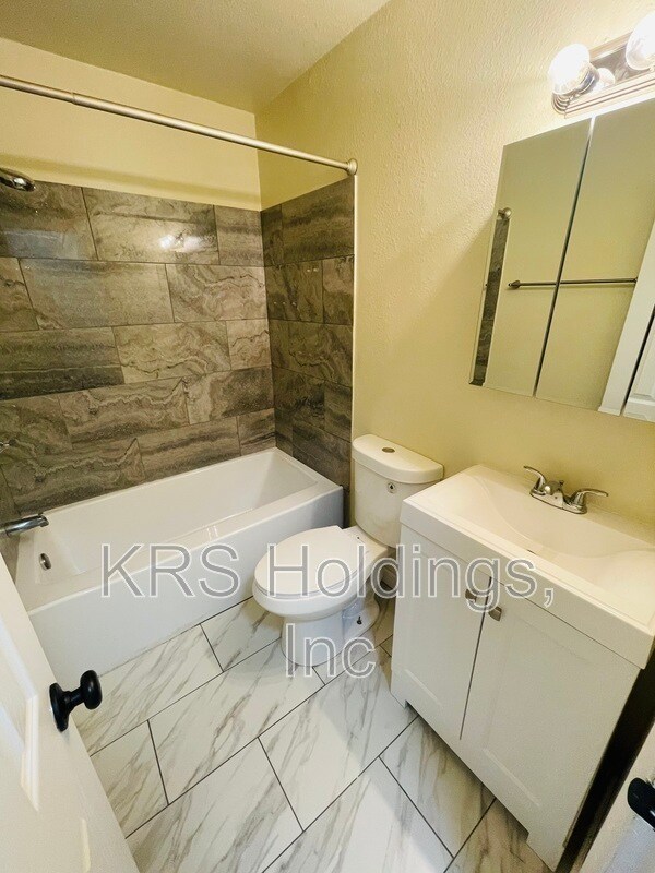 Foto del edificio - 946 W Ocean View Ave