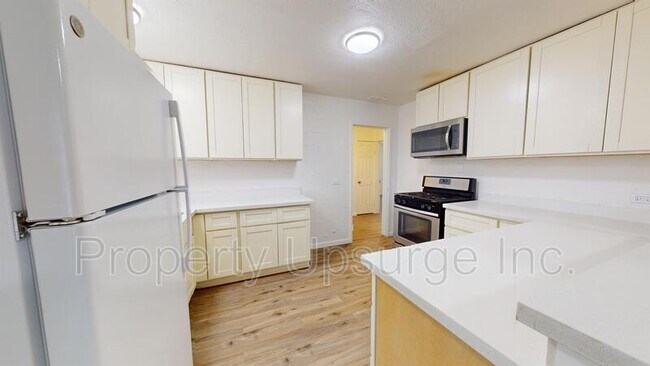Building Photo - 1416 Lake Blvd