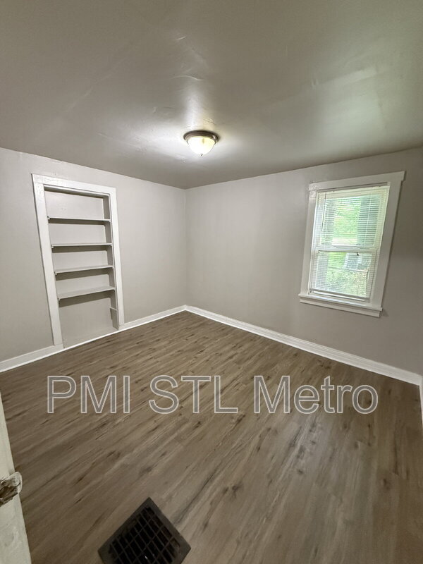 Foto del edificio - 6170 Emerald Ave