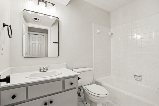 Foto del edificio - GreenHills Condo!