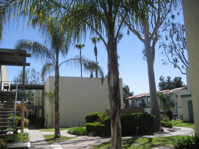 Building Photo - 1430 W Foothill Blvd