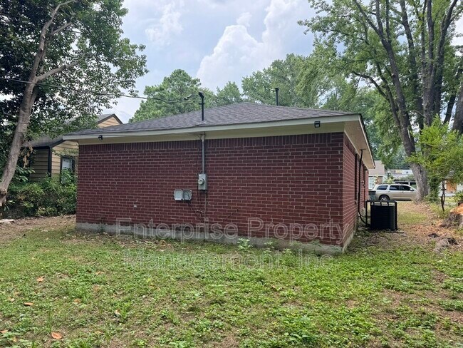 Foto del edificio - 2583 Malone Ave