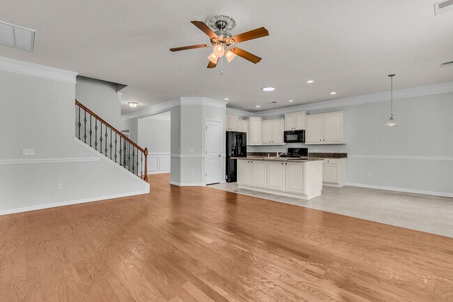 Foto del edificio - 5 Bedroom 3 Bath Home Located in Sophia Landing in Goose Creek