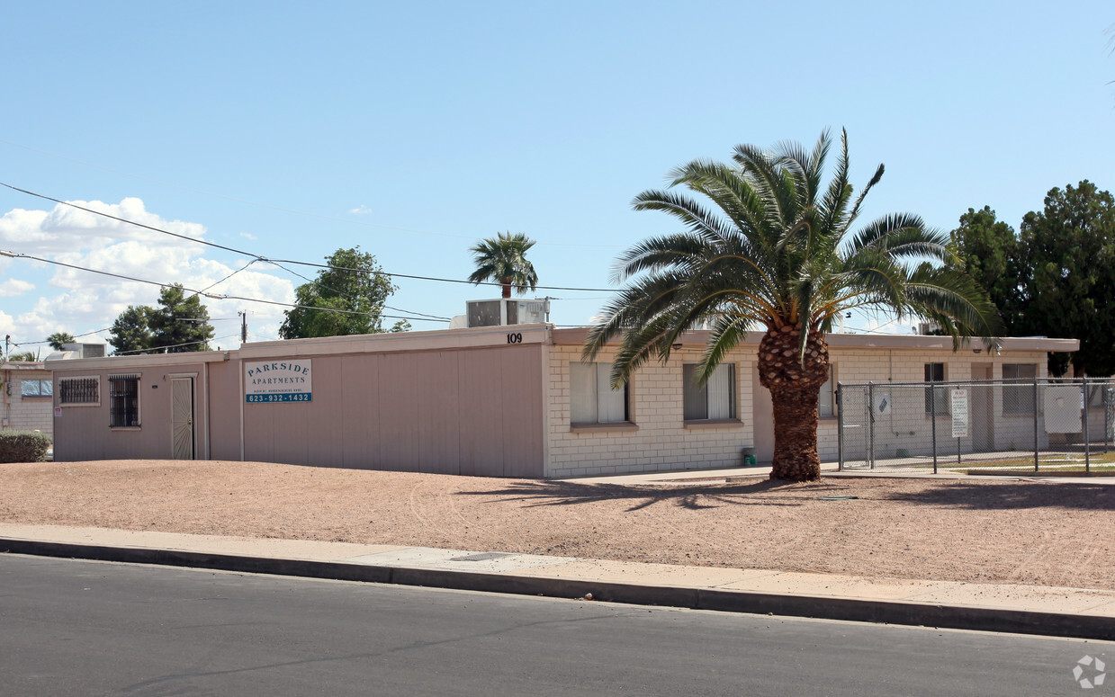 Primary Photo - Parkside Palms Apartments