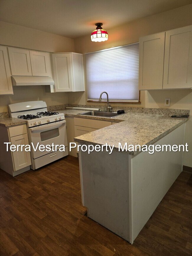 Foto del edificio - Available 1/2026! 6 Bedroom College Rental 2 Kitchens!!