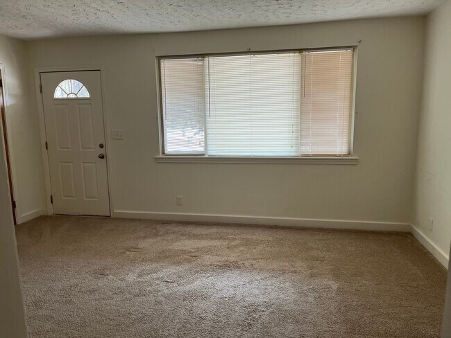 Foto del edificio - 3014 Platt Springs Rd