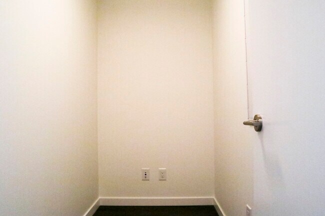 Building Photo - 5515 Boundary Rd