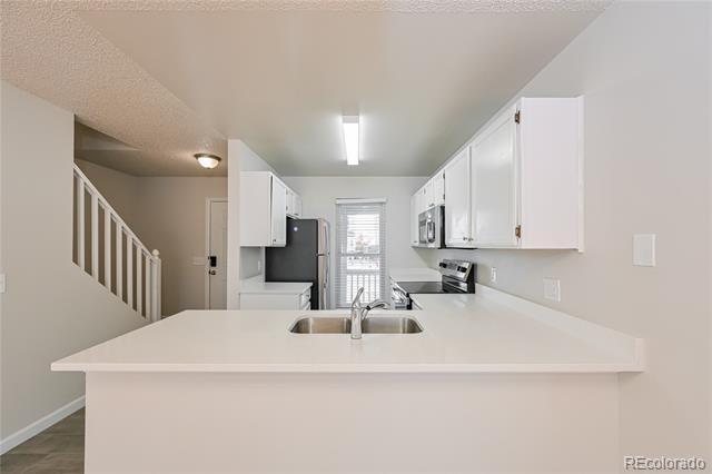 Building Photo - 9844 Fairwood St