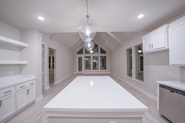 Foto del edificio - 5219 Birch Shadow Dr