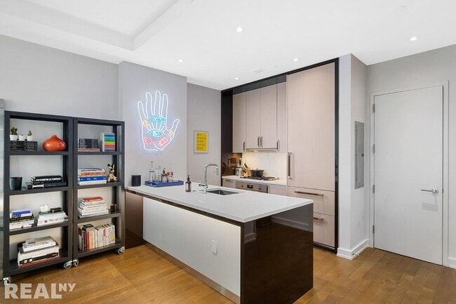 Building Photo - 261 West 25th Street