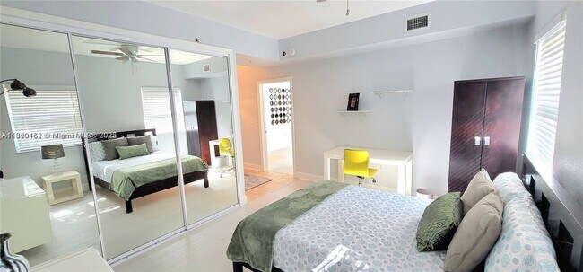 Foto del edificio - 6001 SW 70th St