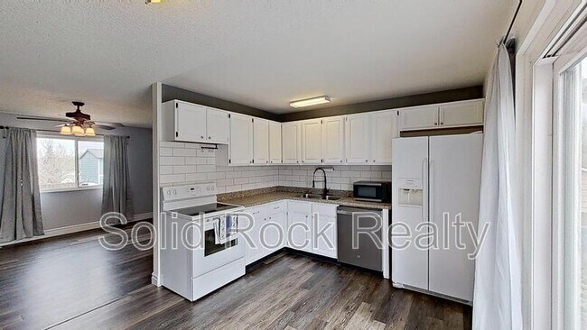 Foto del edificio - 4443 Berryknoll Dr