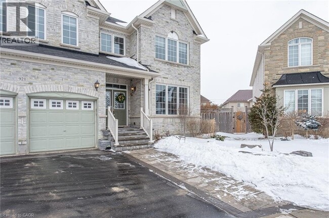 Building Photo - 921 Hideaway Ct