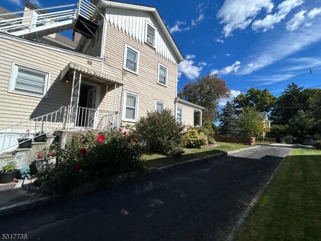 Building Photo - 22 Montclair Ave