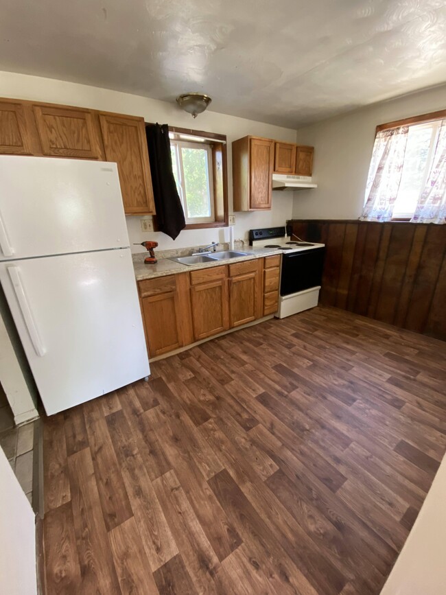 Kitchen - 3540 W Jolly Rd