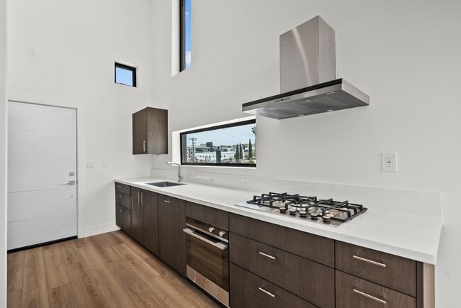 Building Photo - 5617 Klump Ave