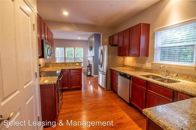 Building Photo - 3 br, 2.5 bath House - 2121 Franz Park Ln