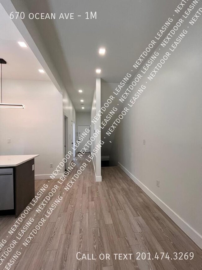 Building Photo - 670 Ocean Ave