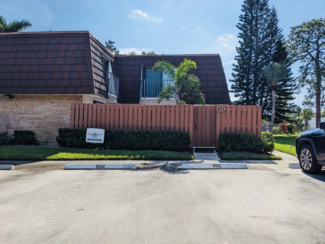 Foto principal - 2/2.5 Stuart Townhome near Intracoastal