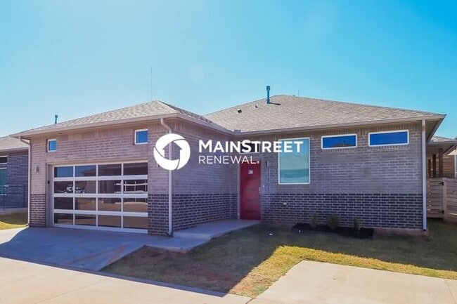 Building Photo - 3 Bedroom Pet-Friendly Home in Oklahoma City, OK with Main Street Renewal
