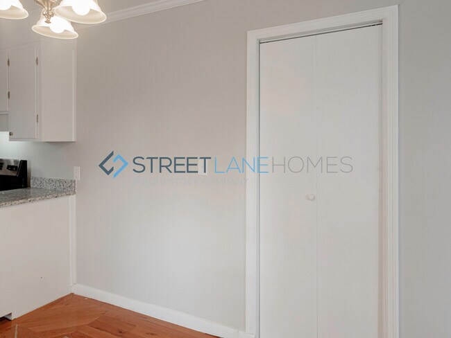 Foto del edificio - NOW OFFERING HALF OFF THE FIRST FULL MONTH...