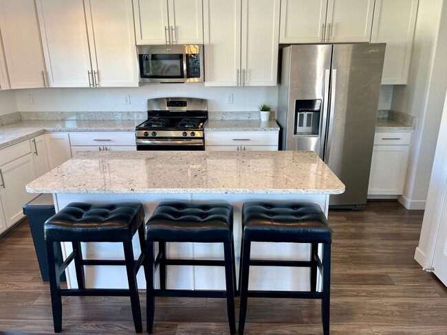 Building Photo - Beautiful Home in North Salt Lake