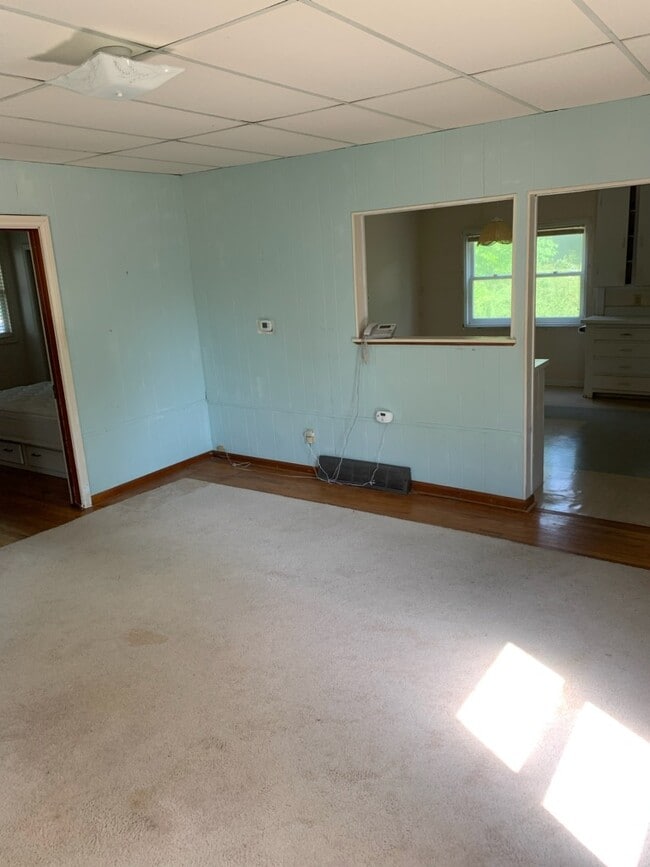 Living Room - 603 N 3rd St