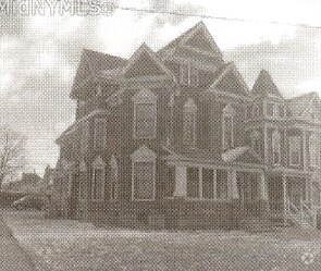 Building Photo - 724 N Washington St