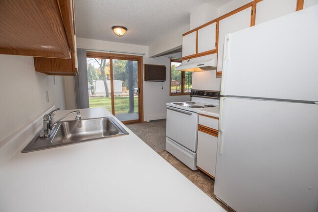 Foto del edificio - 2 Bedroom available at Woodridge Apartments in Northfield