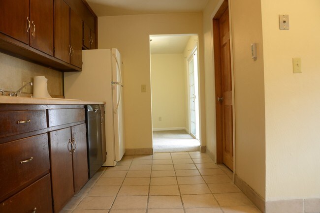 Kitchen - 708 Torrey Ln