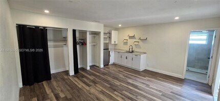 Building Photo - 201 NE 2nd Ave