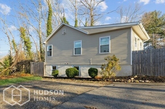 Building Photo - NOW AVAILABLE! 284 Echo Ave, Sound Beach, ...