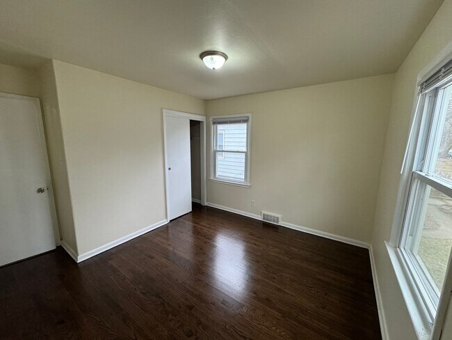 Foto del edificio - Move-In Ready Rental with Detached Garage