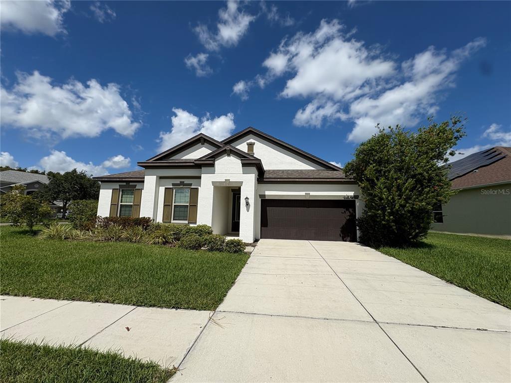 Foto principal - 4645 Butler National Dr