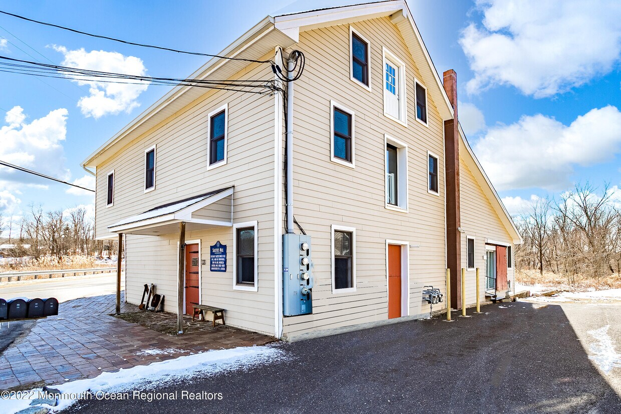 Primary Photo - 33 Imlaystown Rd