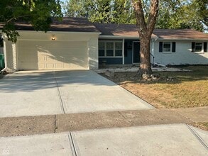 Building Photo - 1416 Miami Ct S