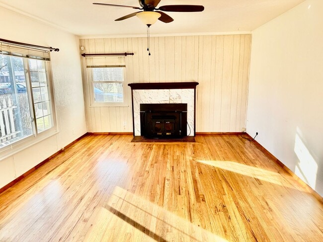 Building Photo - 3/2 Ranch Home with Oversized Lot and Pool