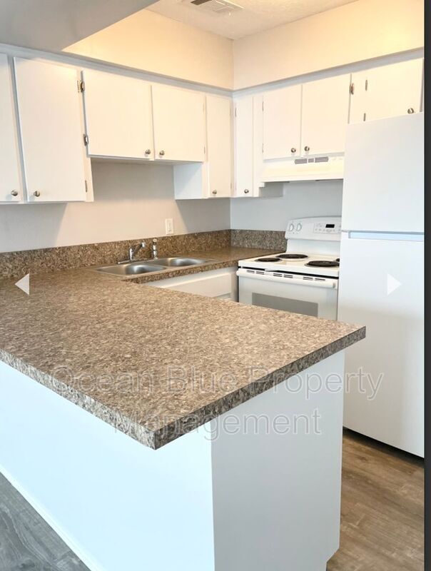 Building Photo - 401 S Fernwood Ave