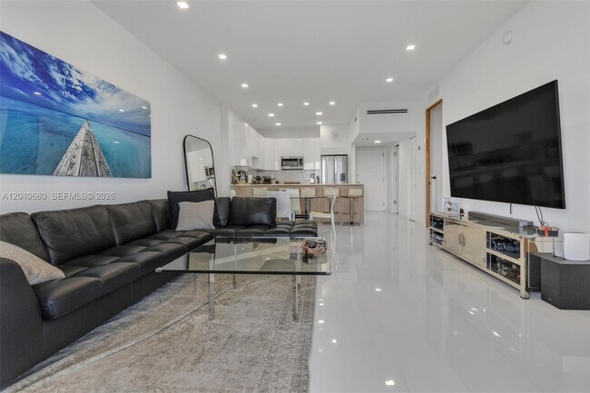 Foto del edificio - 5701 Collins Ave