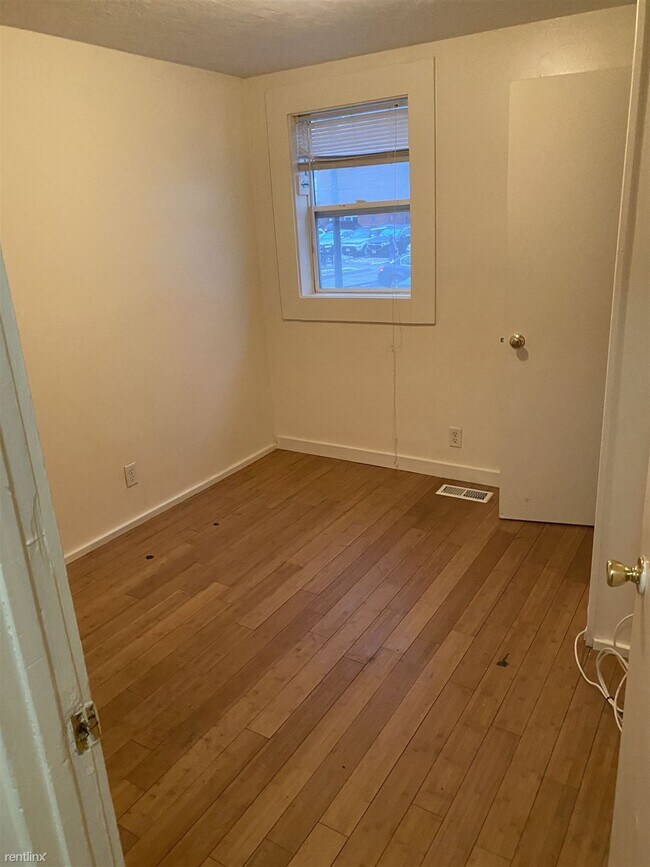 Building Photo - 1 br, 1 bath  - 17 Forest St Apt 1