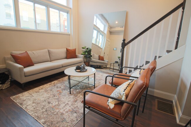 Foto del edificio - 2648 Hampden Ave