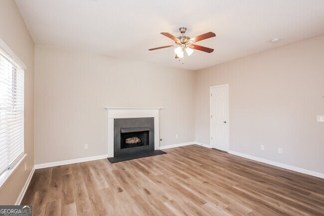 Building Photo - 2457 Briar Knoll Rd