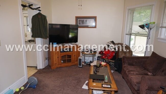 Building Photo - 729 Clark Ct