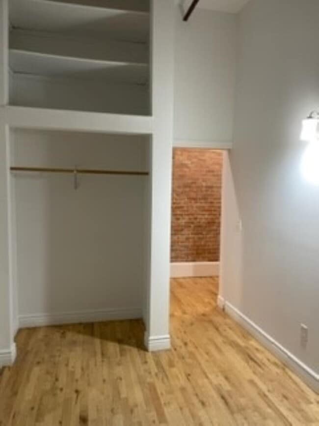 Foto del edificio - 208 W Michigan Ave