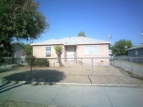 Building Photo - 607 M St